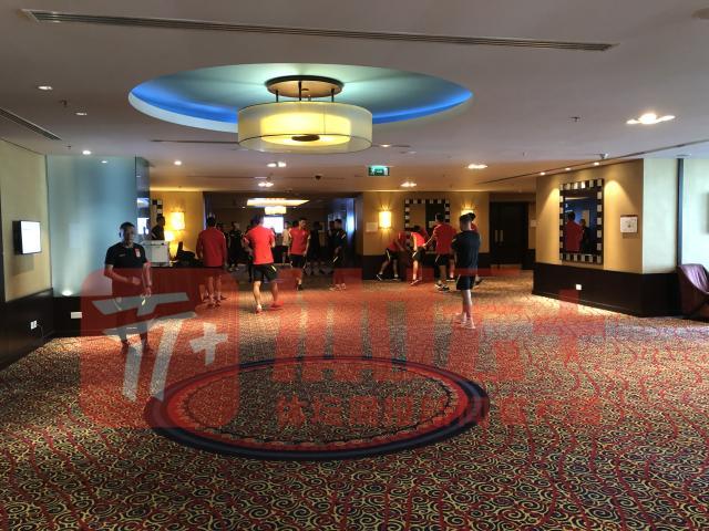 国足酒店内一日两练 核酸“三天一测”确保安全