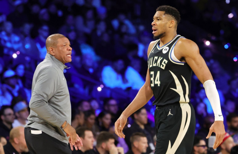 开云APP-里弗斯回应字母流言：他说想留在雄鹿 作为主帅我只能以此为依据